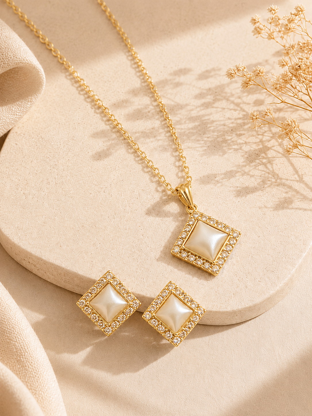 Luna Pearl Set